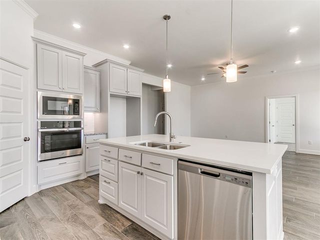 2900 Summit Hollow Circle, Norman, OK 73071