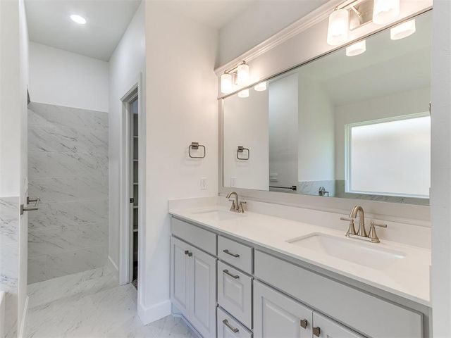 2900 Summit Hollow Circle, Norman, OK 73071