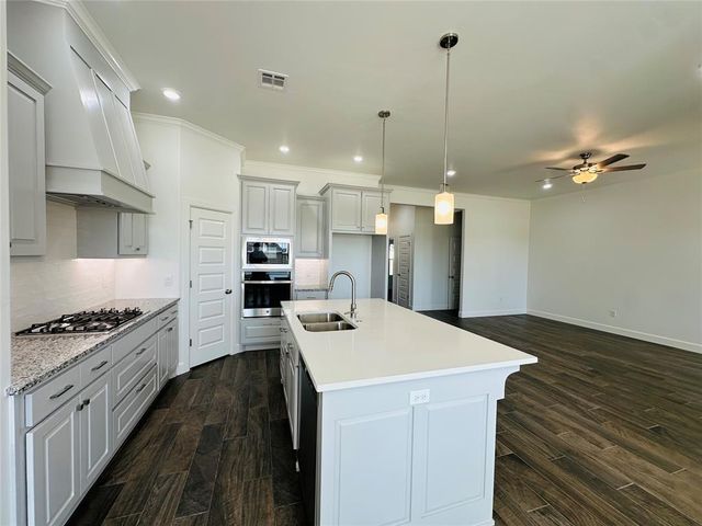 2900 Summit Hollow Circle, Norman, OK 73071