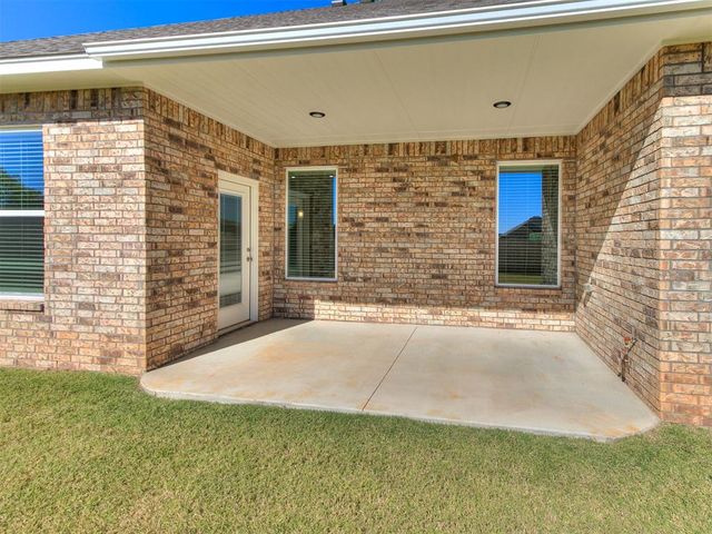 2900 Summit Hollow Circle, Norman, OK 73071