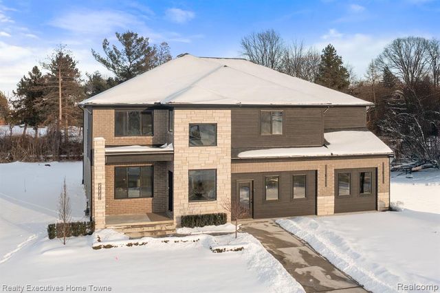 23873 Sawgrass Drive, Macomb, MI 48042
