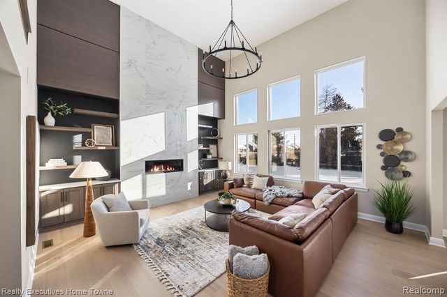 23873 Sawgrass Drive, Macomb, MI 48042