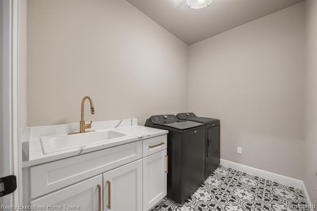 23873 Sawgrass Drive, Macomb, MI 48042