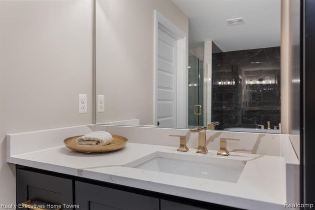 23873 Sawgrass Drive, Macomb, MI 48042