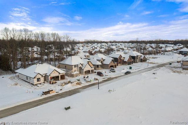 23873 Sawgrass Drive, Macomb, MI 48042