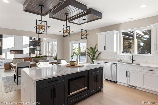 23873 Sawgrass Drive, Macomb, MI 48042