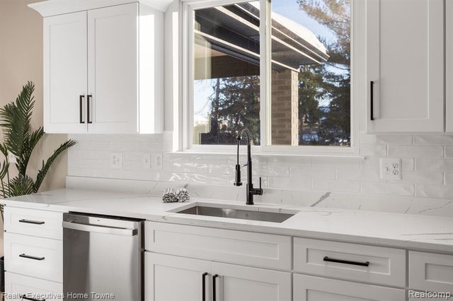 23873 Sawgrass Drive, Macomb, MI 48042