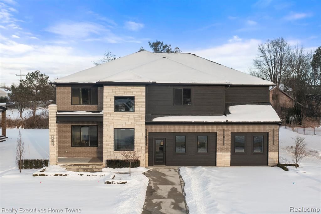 23873 Sawgrass Drive, Macomb, MI 48042