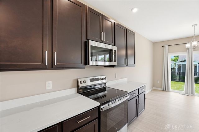 141 Kenneth Hamilton Way, Yellow Springs Vlg, OH 45387