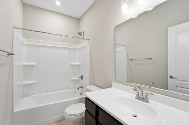 141 Kenneth Hamilton Way, Yellow Springs Vlg, OH 45387