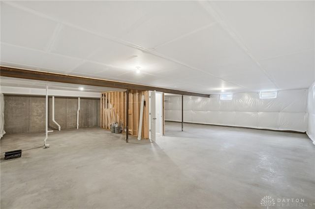 141 Kenneth Hamilton Way, Yellow Springs Vlg, OH 45387