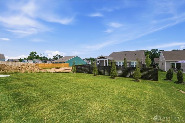 141 Kenneth Hamilton Way, Yellow Springs Vlg, OH 45387