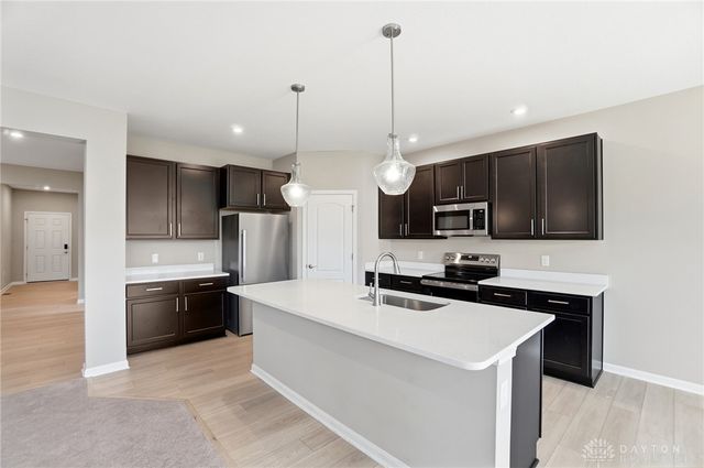 141 Kenneth Hamilton Way, Yellow Springs Vlg, OH 45387