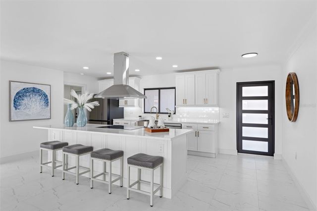 475 115TH AVENUE, Treasure Island, FL 33706