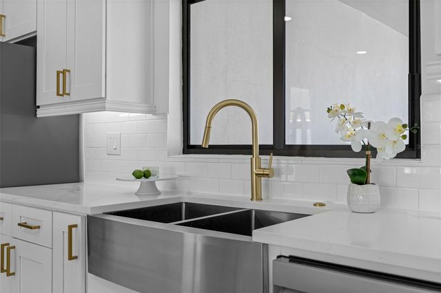 475 115TH AVENUE, Treasure Island, FL 33706