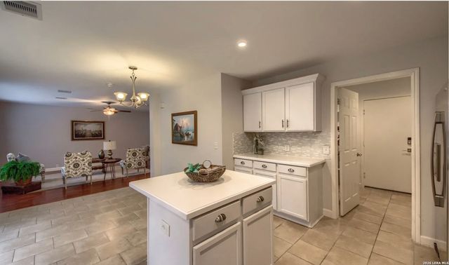 7711 Parkwood, San Antonio, TX 78249