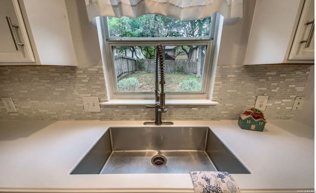 7711 Parkwood, San Antonio, TX 78249