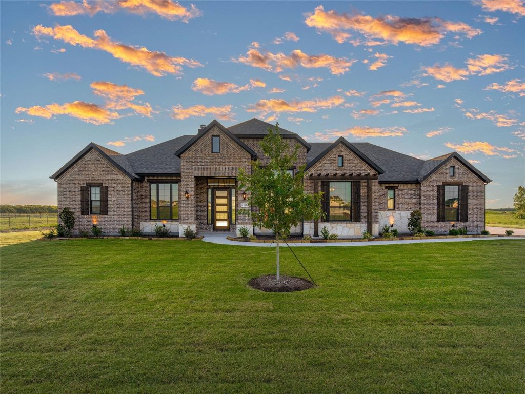 2108 Charters Circle, Nevada, TX 75173