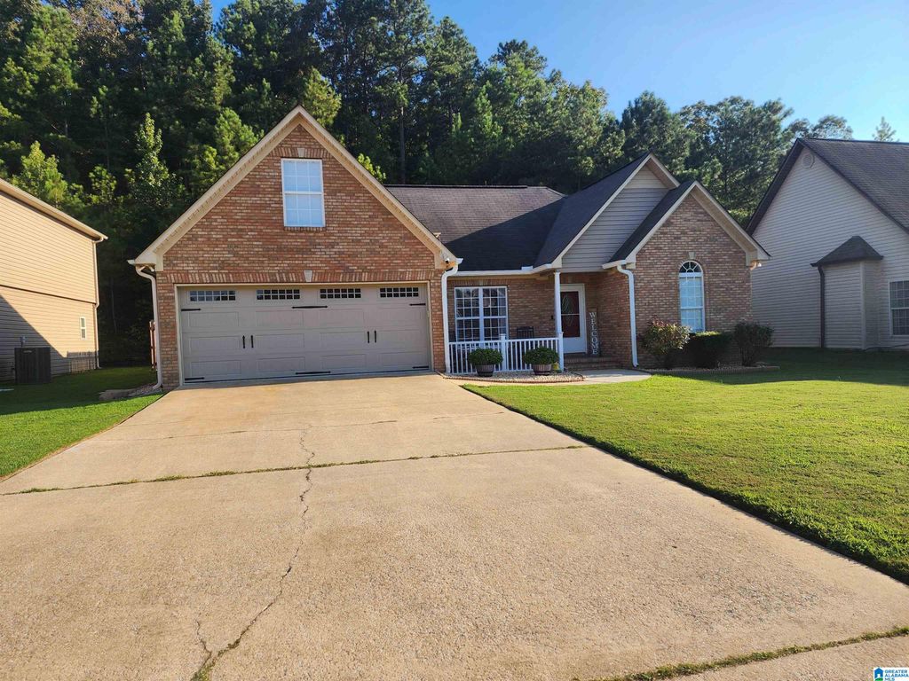 305 OAK LEAF CIRCLE, Pell City, AL 35125