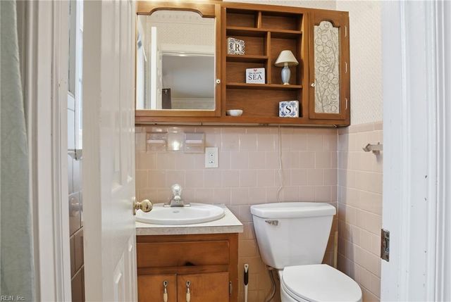 205 Hankins DR, Hampton, VA 23669