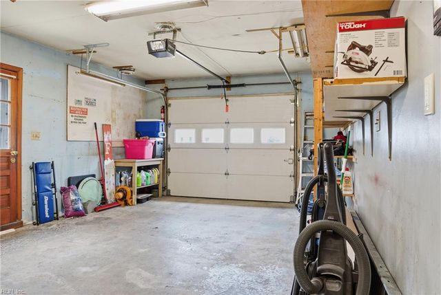 205 Hankins DR, Hampton, VA 23669