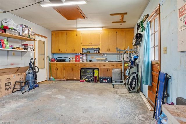 205 Hankins DR, Hampton, VA 23669