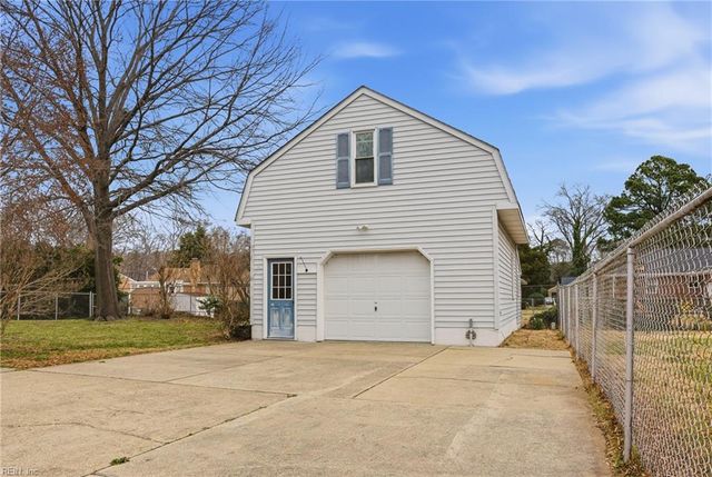 205 Hankins DR, Hampton, VA 23669