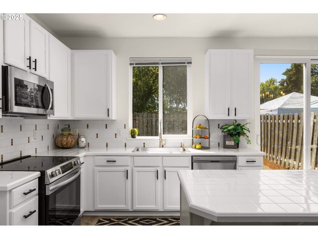 3295 Sw 179TH Ter, Beaverton, OR 97003