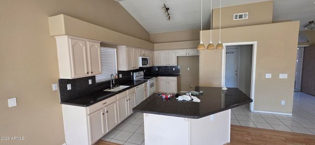 9163 W DAVIS Road, Peoria, AZ 85382