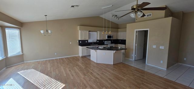9163 W DAVIS Road, Peoria, AZ 85382