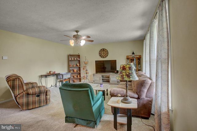 10 SURREY COURT, Chambersburg, PA 17201
