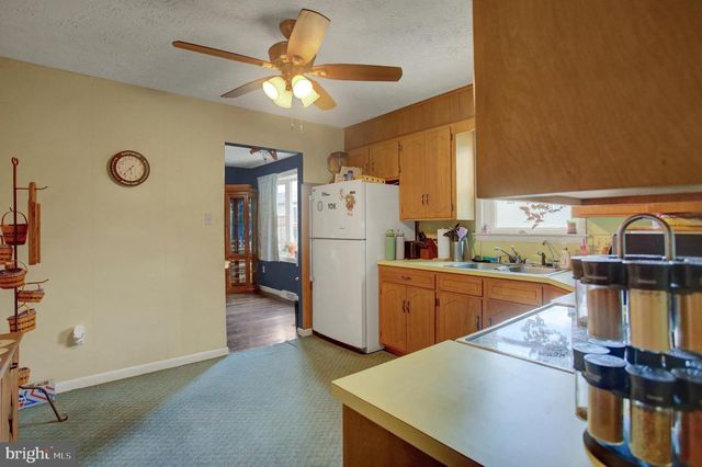10 SURREY COURT, Chambersburg, PA 17201