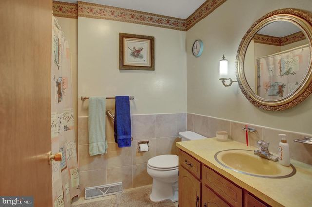 10 SURREY COURT, Chambersburg, PA 17201