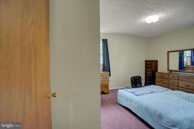 10 SURREY COURT, Chambersburg, PA 17201
