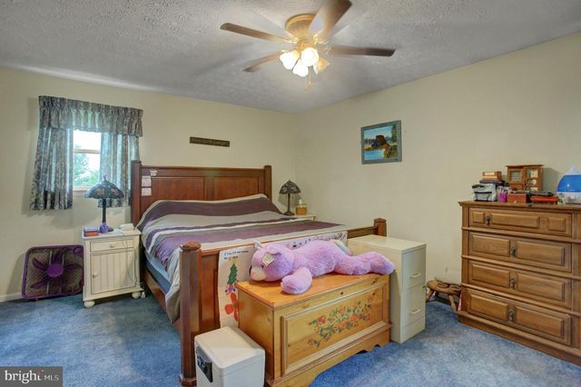 10 SURREY COURT, Chambersburg, PA 17201