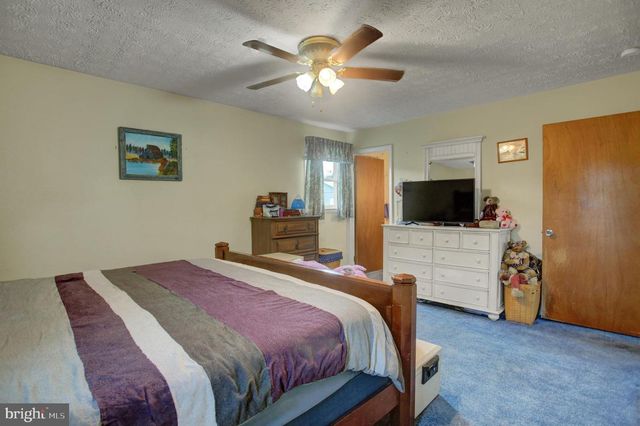 10 SURREY COURT, Chambersburg, PA 17201