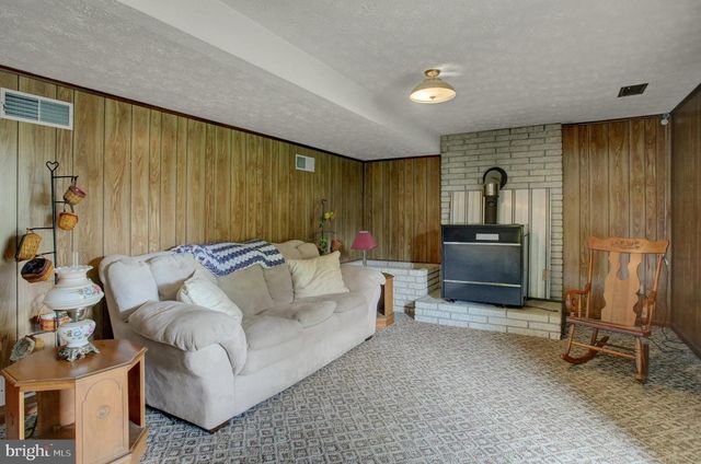 10 SURREY COURT, Chambersburg, PA 17201