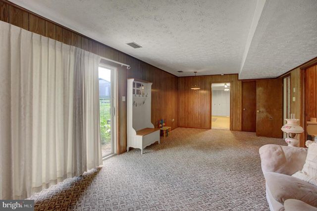 10 SURREY COURT, Chambersburg, PA 17201