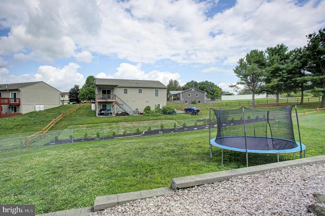 10 SURREY COURT, Chambersburg, PA 17201