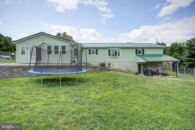 10 SURREY COURT, Chambersburg, PA 17201