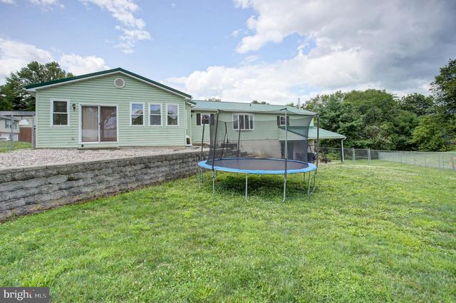 10 SURREY COURT, Chambersburg, PA 17201