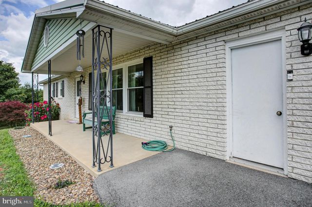 10 SURREY COURT, Chambersburg, PA 17201