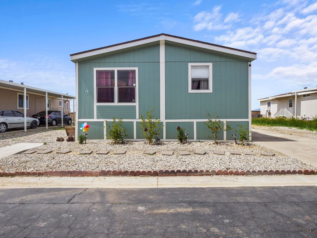 1550 20th Street Spc 14, Rosamond, CA 93560