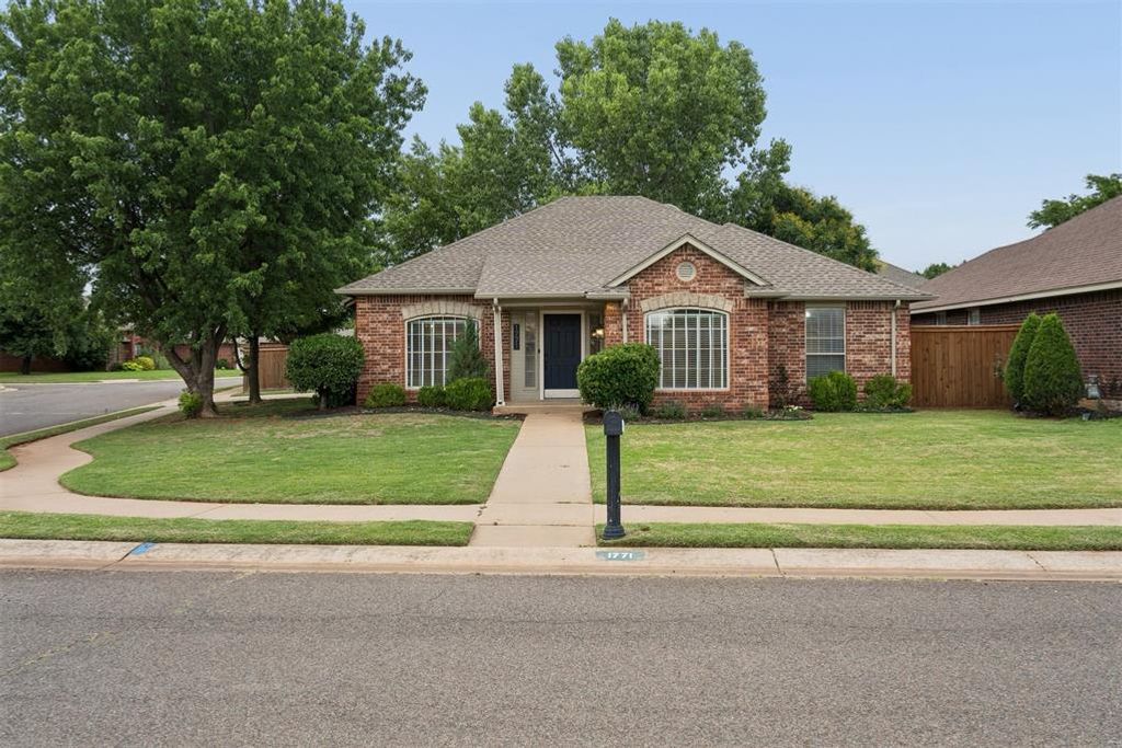 1771 Olde School Point, Edmond, OK 73012