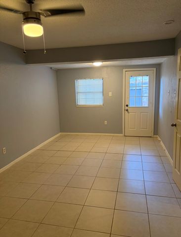 12005 Greenwood Forest Drive A, Houston, TX 77066