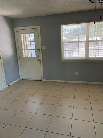 12005 Greenwood Forest Drive A, Houston, TX 77066