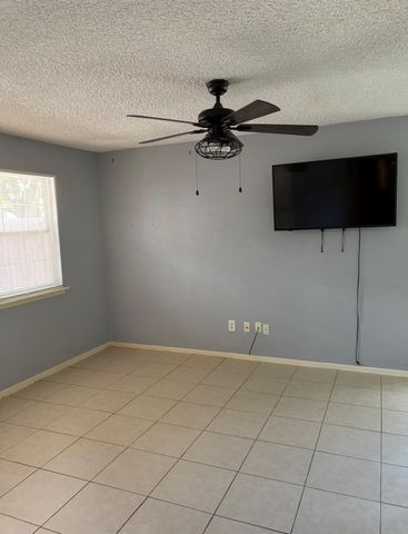 12005 Greenwood Forest Drive A, Houston, TX 77066
