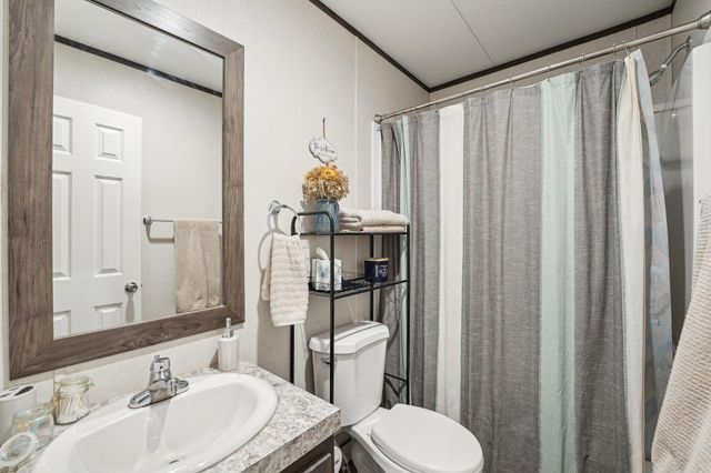 21472 Coyote TRL, Lago Vista, TX 78645