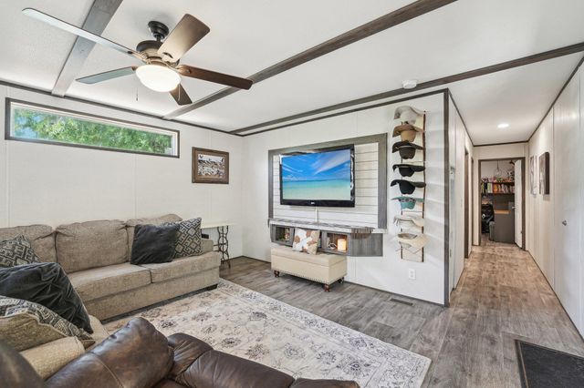 21472 Coyote TRL, Lago Vista, TX 78645