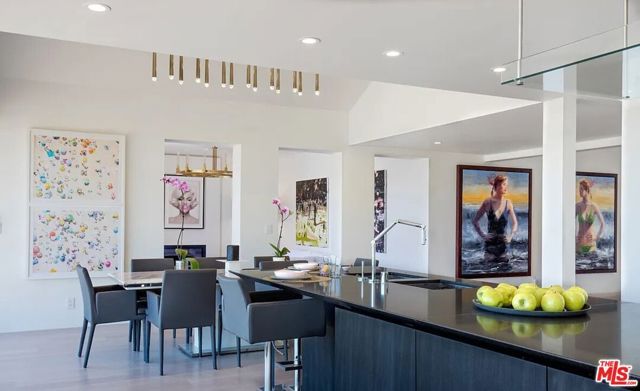 2528 Westridge Road, Los Angeles, CA 90049